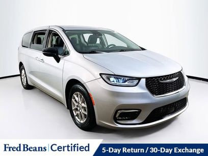 Used 2024 Chrysler Pacifica Touring-L