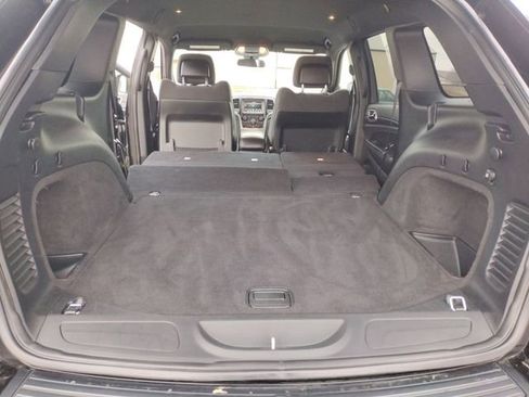 Used 2020 Jeep Grand Cherokee Laredo image 38