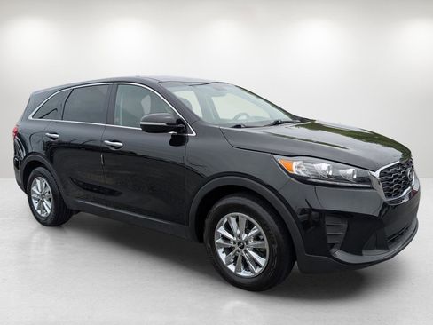 Used 2020 Kia Sorento LX image 3