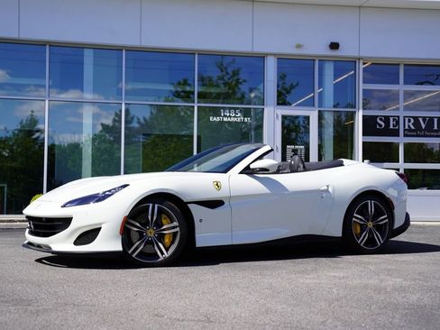 Used 2019 Ferrari Portofino RWD image 1