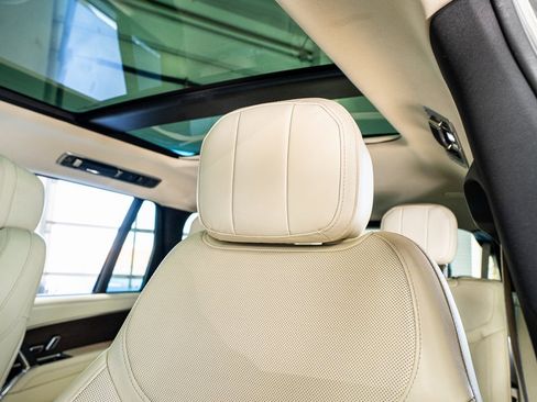 Used 2023 Land Rover Range Rover Long Wheelbase SE image 38