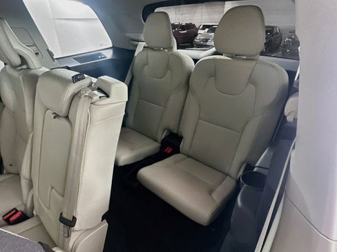 Used 2020 Volvo XC90 T6 Momentum AWD/4WD image 29