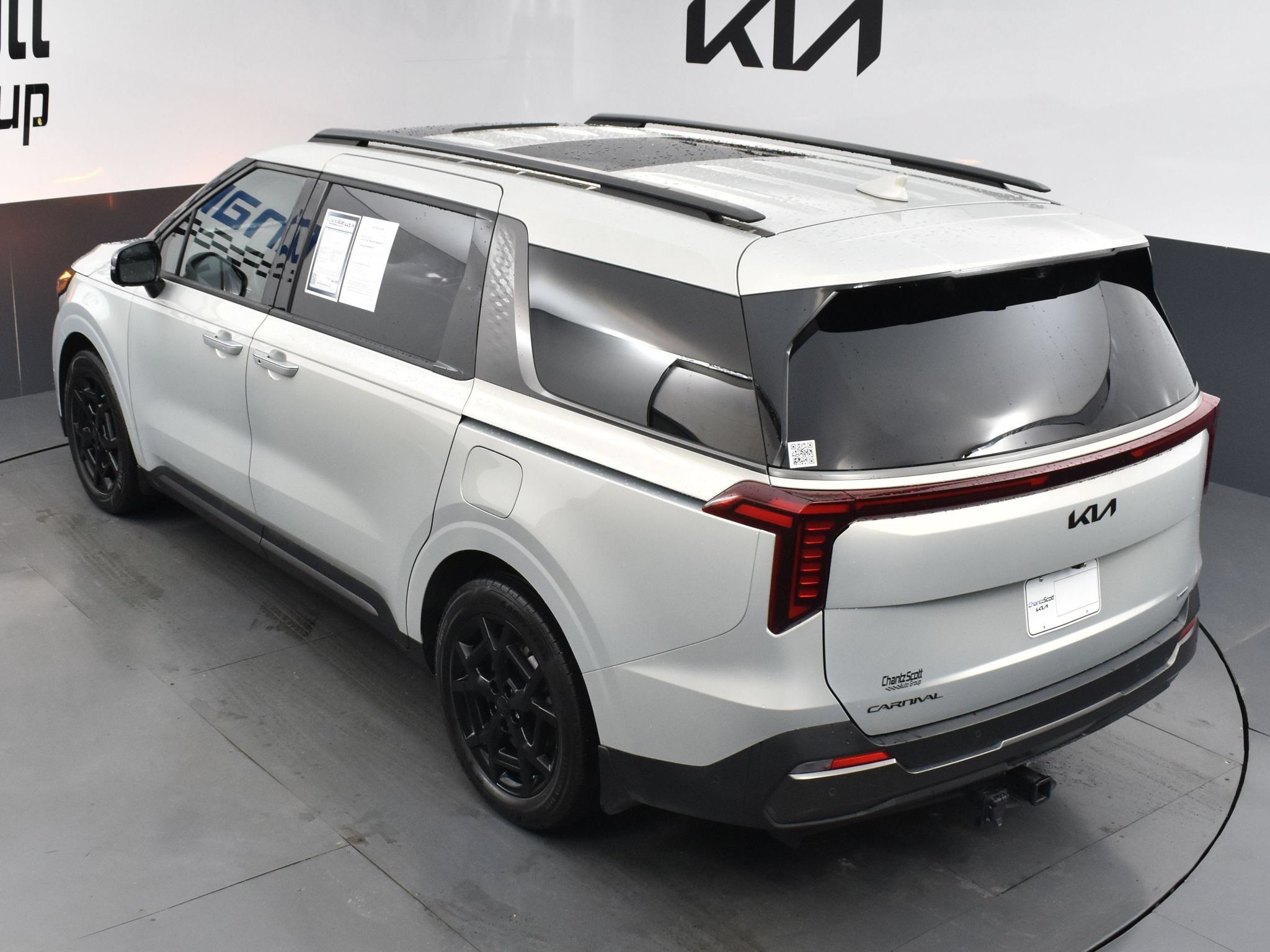 Used 2025 Kia Carnival SX Prestige FWD image 12