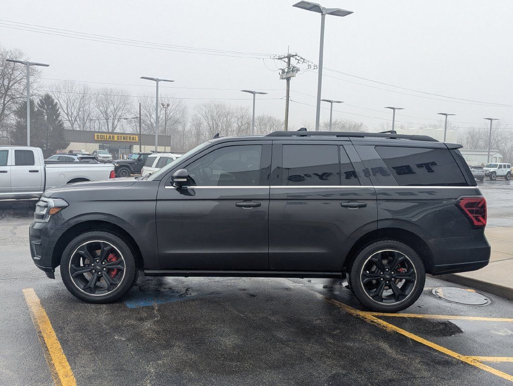 Used 2023 Ford Expedition Limited AWD/4WD image 6