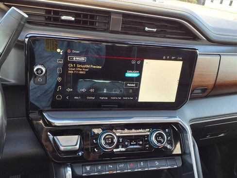 Used 2024 GMC Sierra 2500 Denali Ultimate image 31