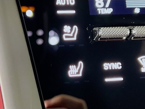 New 2026 Porsche Macan 4 Electric image 23