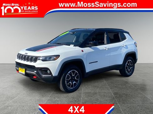 Used 2024 Jeep Compass Trailhawk AWD/4WD image 1