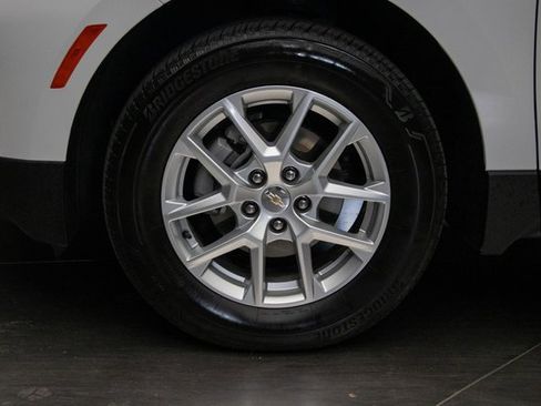 Used 2024 Chevrolet Equinox LS w/ LS Convenience Package image 8