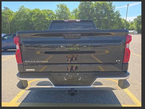 Used 2023 Chevrolet Silverado 1500 LT AWD/4WD image 16