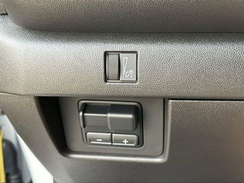 Used 2026 Chevrolet Colorado Trail Boss image 17