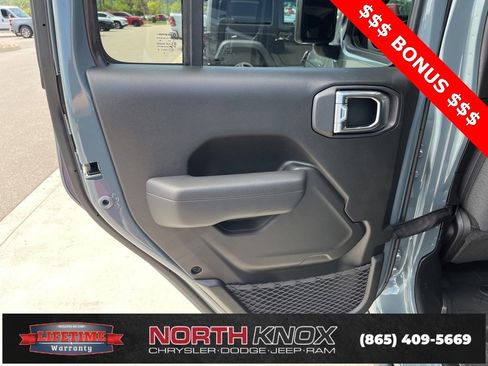 New 2025 Jeep Gladiator Sport image 14