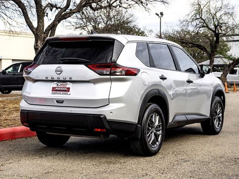 Used 2025 Nissan Rogue S image 5