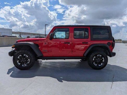 Certified 2025 Jeep Wrangler Unlimited Rubicon AWD/4WD image 7