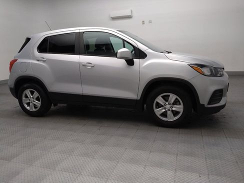 Used 2020 Chevrolet Trax LS w/ Tint and Cruise Package image 11