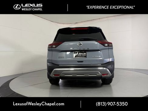 Used 2021 Nissan Rogue Platinum image 3
