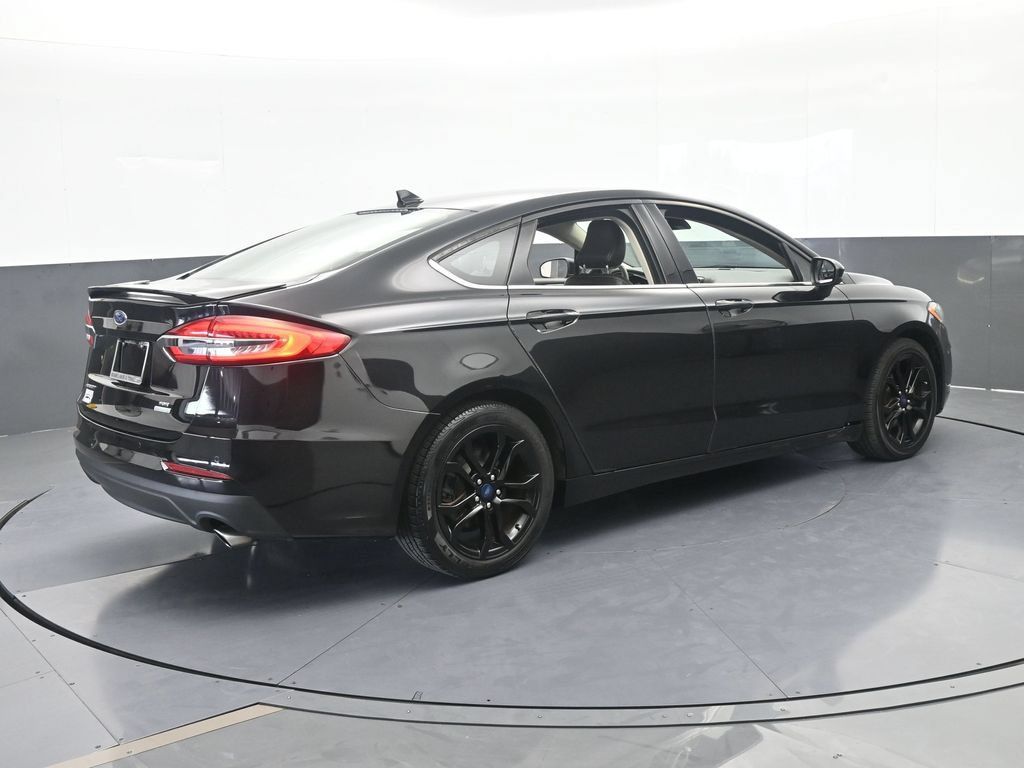 Used 2019 Ford Fusion SE w/ Equipment Group 151A FWD image 6