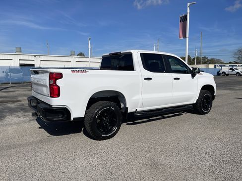 Used 2022 Chevrolet Silverado 1500 LT Trail Boss w/ Convenience Package II image 2