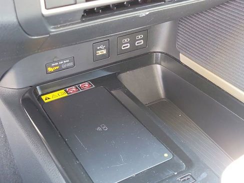 Used 2025 Toyota Camry SE FWD image 24