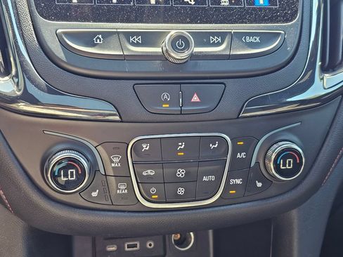 Used 2023 Chevrolet Equinox RS w/ RS Leather Package AWD/4WD image 23