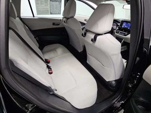 Used 2022 Toyota Corolla Cross L FWD image 32