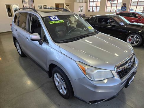 Used 2014 Subaru Forester 2.5i Limited AWD/4WD image 8