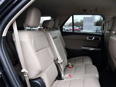 Used 2023 Ford Explorer XLT w/ Equipment Group 202A image 17