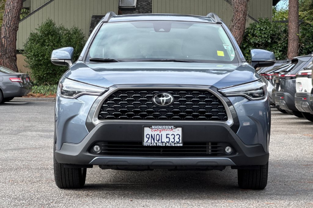 Certified 2022 Toyota Corolla Cross XLE w/ Convenience Package FWD image 8