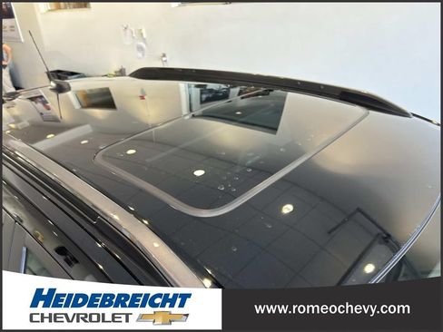 Used 2024 Chevrolet Trax ACTIV w/ Sunroof Package FWD image 35