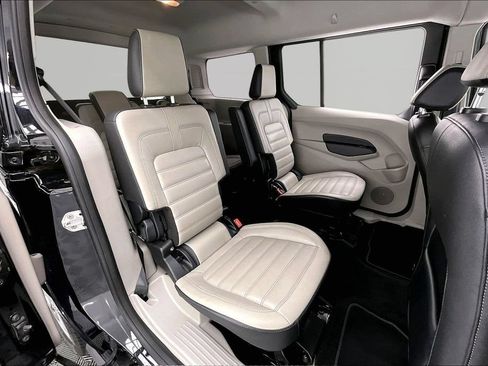 Certified 2023 Ford Transit Connect Titanium w/ Trailer Tow Package FWD image 27