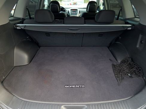 Used 2014 Kia Sorento LX image 47