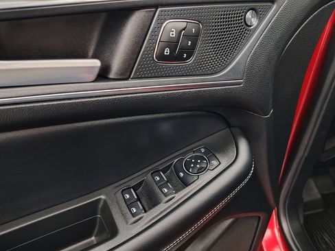 Used 2024 Ford Edge ST image 21