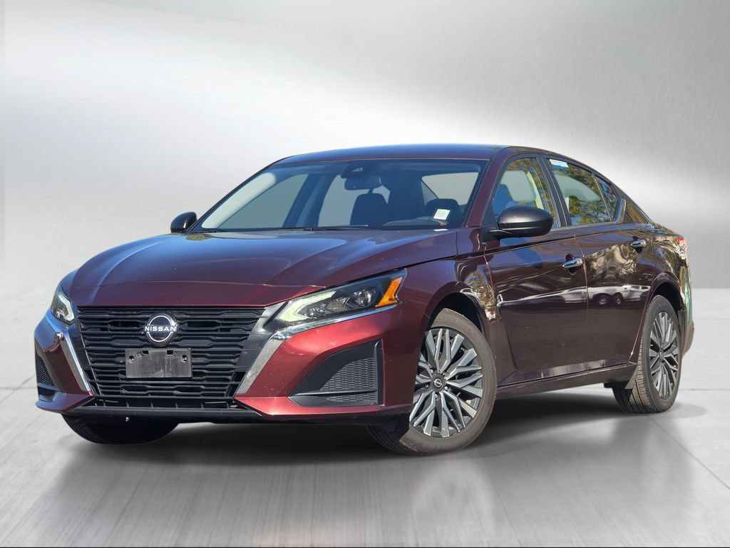 Used 2024 Nissan Altima 2.5 SV AWD/4WD image 1