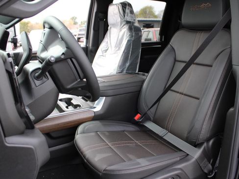 New 2026 Chevrolet Silverado 3500 High Country w/ High Country Premium Package AWD/4WD image 16