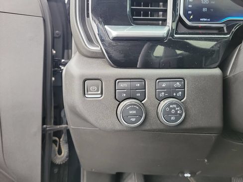 Used 2022 Chevrolet Silverado 1500 LTZ w/ LTZ Convenience Package II AWD/4WD image 22