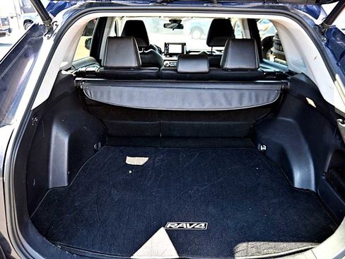 Used 2019 Toyota RAV4 XLE Premium w/ Carpet Mat Package FWD image 9
