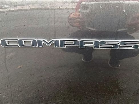 Used 2020 Jeep Compass Limited image 30