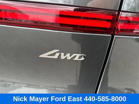 Used 2025 Genesis GV70 2.5T w/ Select Package image 29