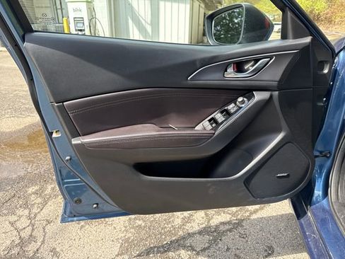 Used 2017 MAZDA MAZDA3 Grand Touring w/ Premium Equipment Package image 17