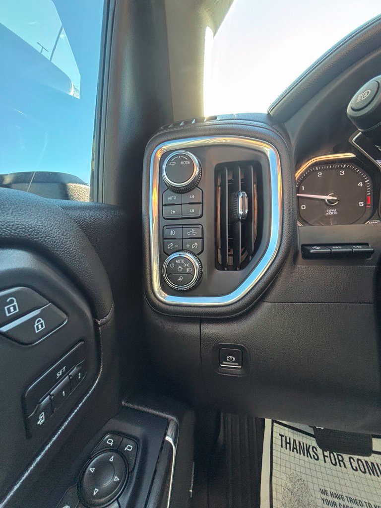 Used 2023 GMC Sierra 3500 Denali w/ Denali Ultimate Package AWD/4WD image 24