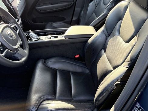 Used 2023 Volvo XC60 B5 Ultimate w/ Protection Package Premier FWD image 9