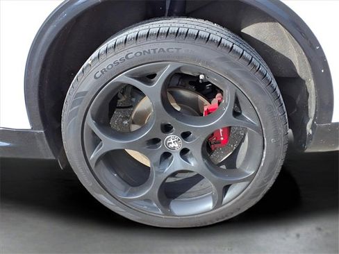 Used 2024 Alfa Romeo Stelvio Veloce image 28