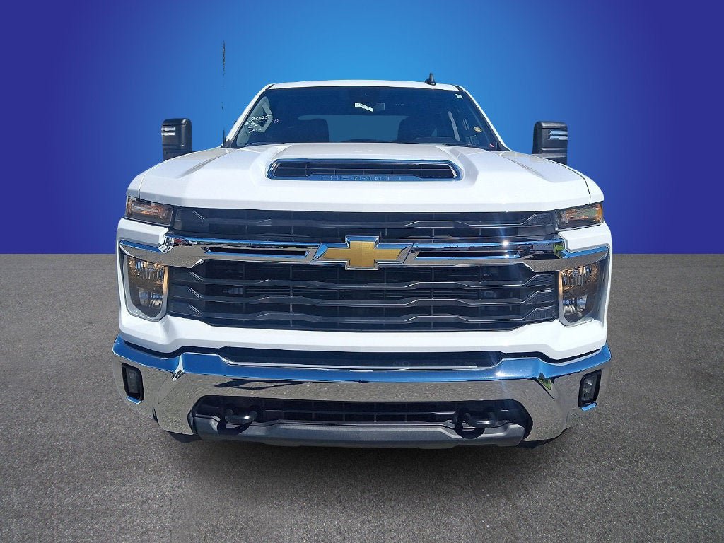 Used 2025 Chevrolet Silverado 2500 LT w/ Convenience Package AWD/4WD image 2