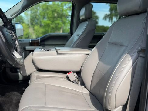 Used 2017 Ford F150 Lariat w/ Equipment Group 501A Mid AWD/4WD image 11