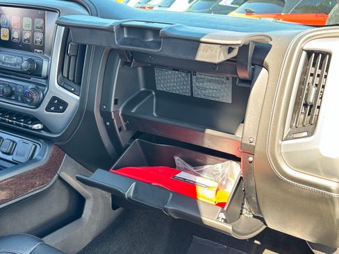 Used 2018 GMC Sierra 1500 SLT AWD/4WD image 6