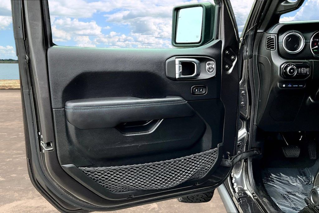 Used 2022 Jeep Wrangler Unlimited Rubicon 4xe w/ Steel Bumper Group AWD/4WD image 22