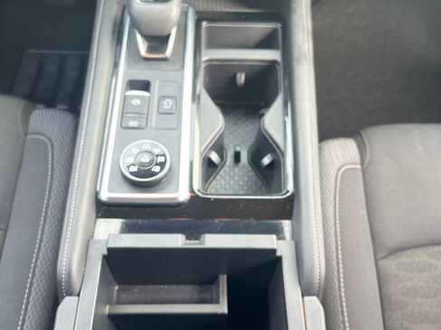 Used 2025 Nissan Pathfinder SV AWD/4WD image 23