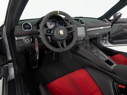 Certified 2025 Porsche 718 Boxster Spyder RS image 17