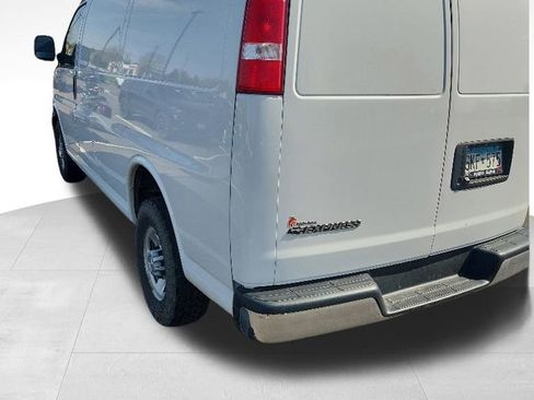 Used 2021 Chevrolet Express 2500 w/ Driver Convenience Package image 5
