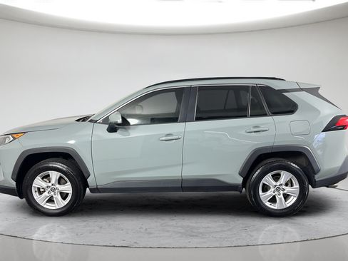 Used 2020 Toyota RAV4 XLE w/ Convenience Package FWD image 8