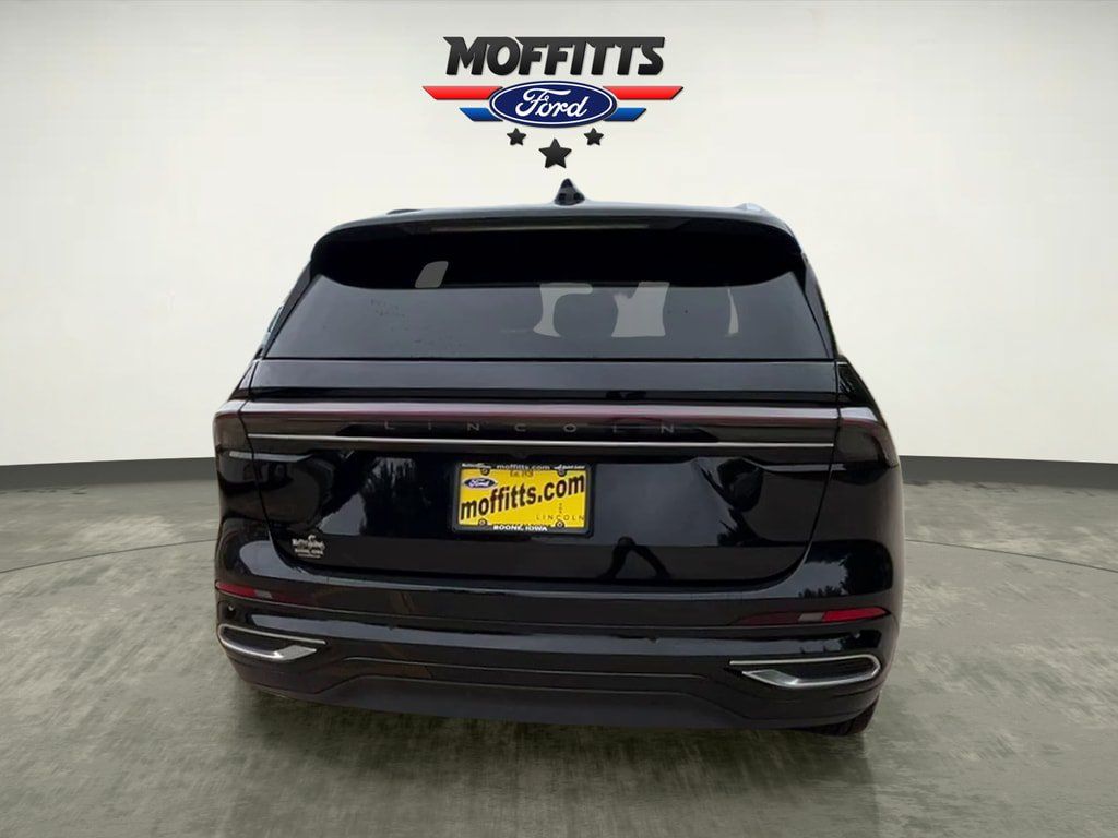 Used 2024 Lincoln Nautilus Reserve w/ Equipment Group 202A AWD/4WD image 4